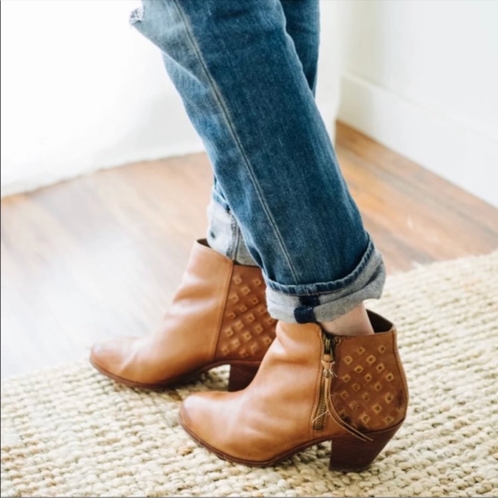 Sam Edelman Lucille leather booties size 7.5